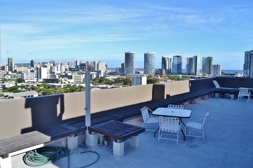 Roof top access view - 824 Kinau St