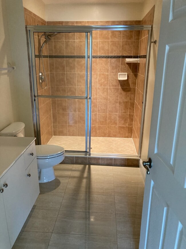 Building Photo - 432 Airport Rd