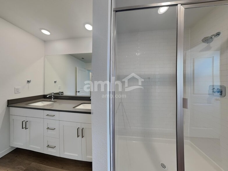 Building Photo - 23618 E 5th Ave