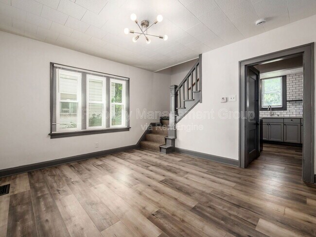 Building Photo - 439 Eldridge Ave