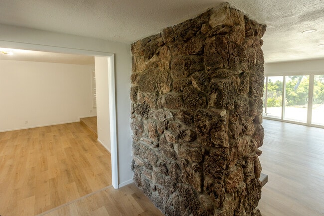 Building Photo - 1855 Alpha St