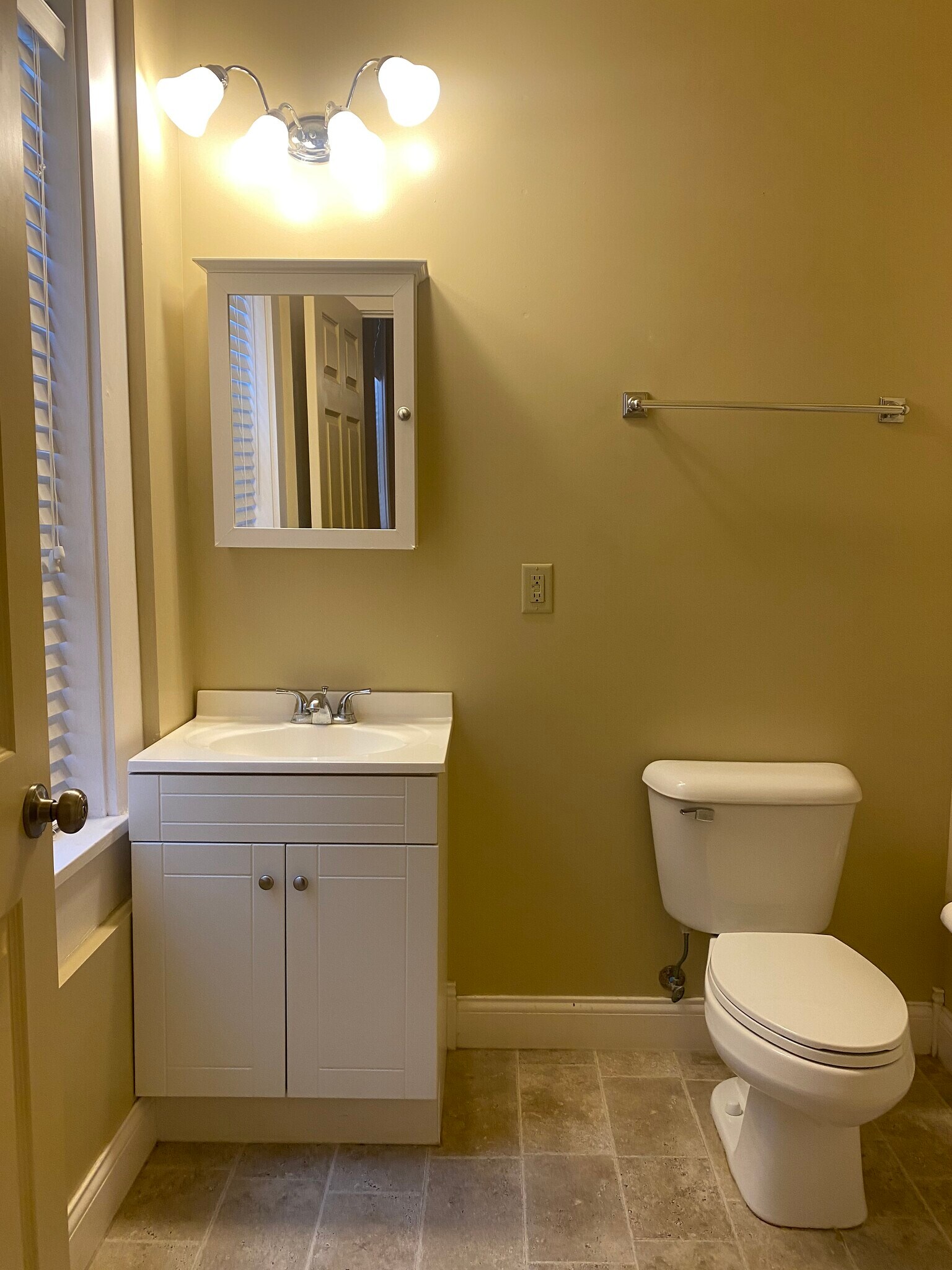 Unit "B" - 216 E Main St