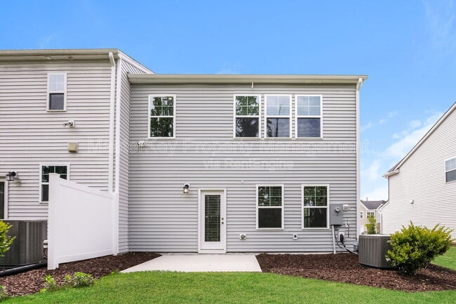 Building Photo - 2061 Caen St