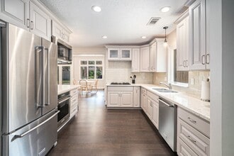 Building Photo - 743 Bison Dr