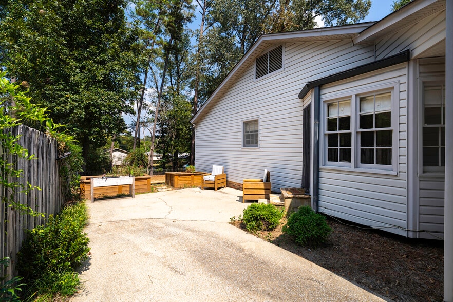 Building Photo - 3443 Heather Ln