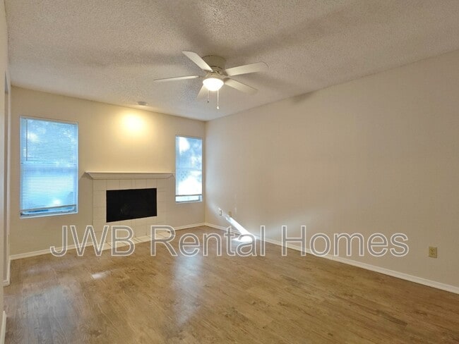 Building Photo - 5145 Glen Alan Ct N