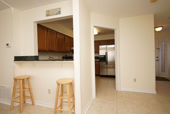 Building Photo - First Floor Condo in Bluewater Bay