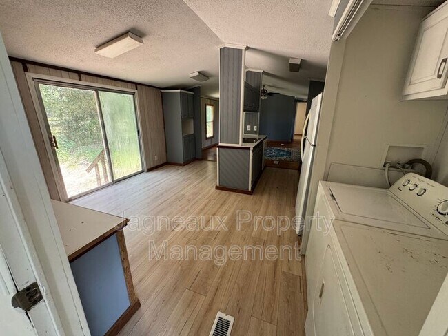 Building Photo - 7113 LA-27
