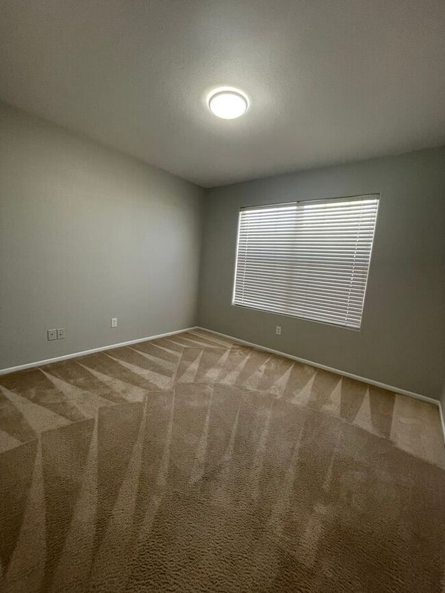 Building Photo - 3 Bed 2 Bath in Most Desired Ahwatukee