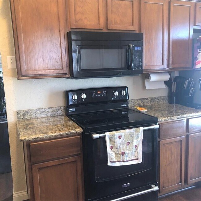 Building Photo - 214 Texas St