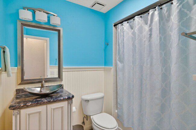 Building Photo - 4604 NW 44th Pl