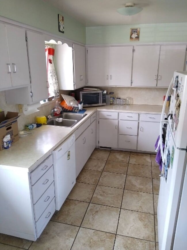 Building Photo - 55 College Way