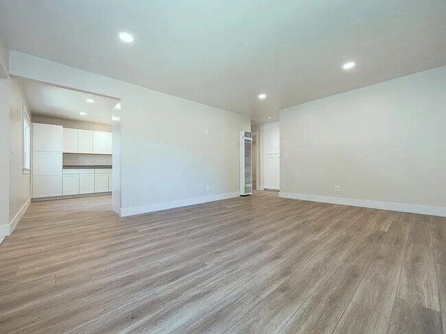 Building Photo - Updated Two bedroom with Large Fenced Yard