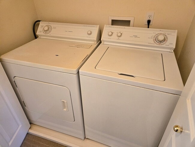 Building Photo - Beautiful Orem 2 bedroom condo