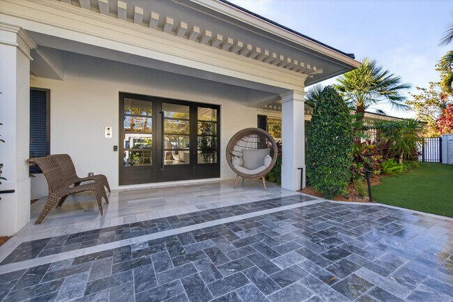 Building Photo - 3109 NE 42nd Ct