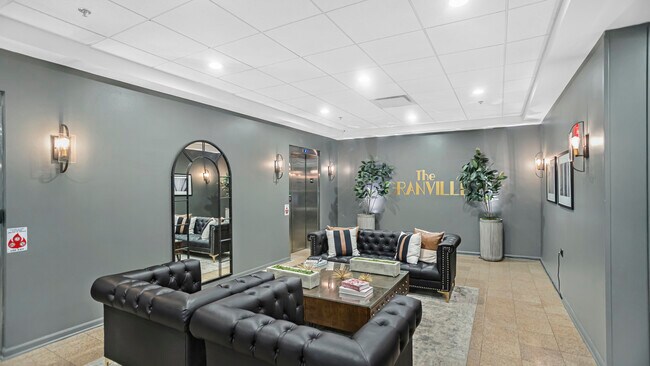 Building Photo - 1134 W Granville Ave