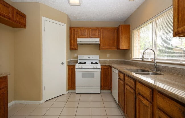 Building Photo - 13339 Somersworth Dr