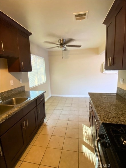 Building Photo - 4505 Canoga St