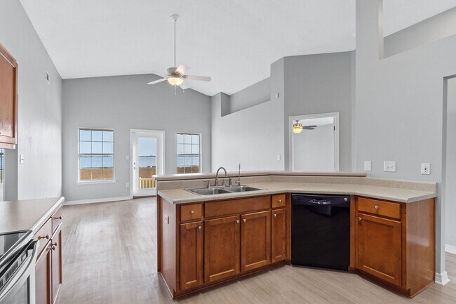 Building Photo - 742 Saltair Ln