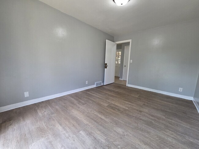 Building Photo - 2606 Southwood Dr