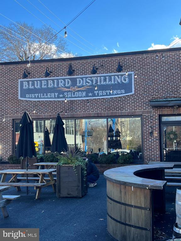 Building Photo - 316 Bridge St