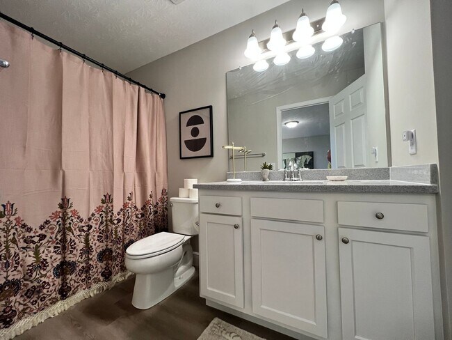 Building Photo - Equestrian getaway Wilmington, Long stays ...