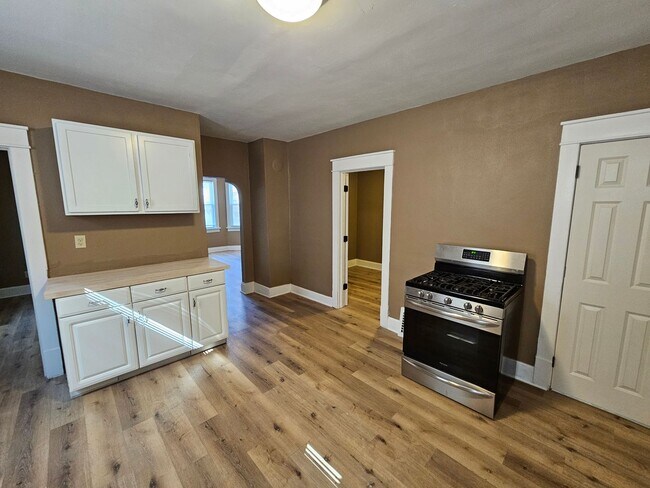 Building Photo - BNH- 2482