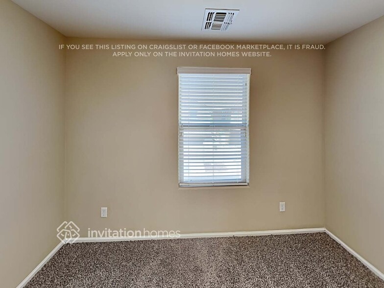 Building Photo - 865 S Pheasant Dr