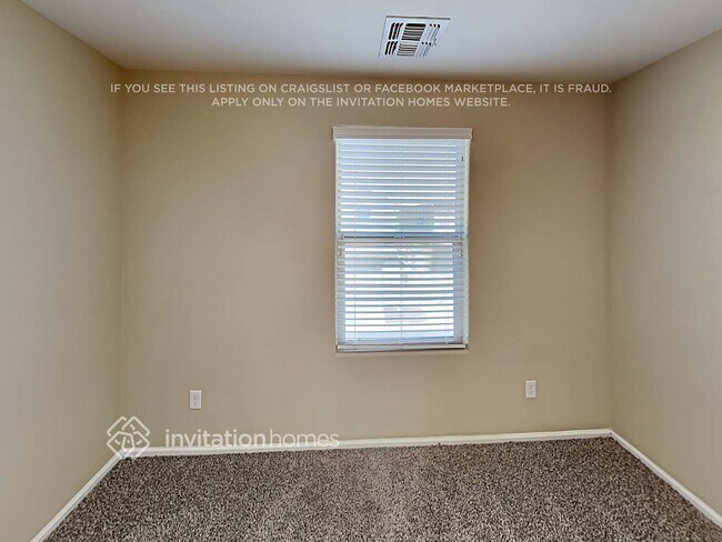 Building Photo - 865 S Pheasant Dr