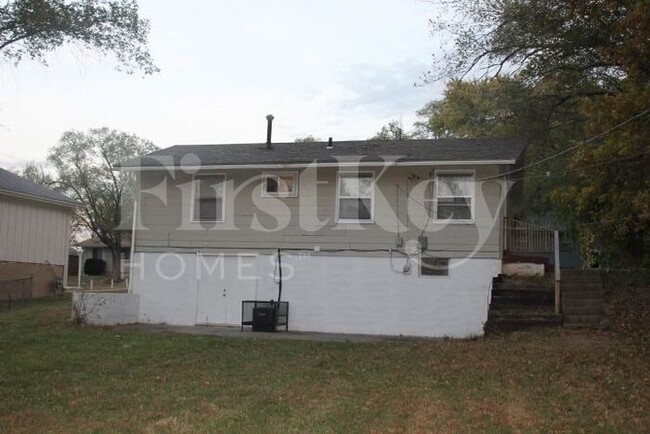 Building Photo - 7501 E 52 Terrace