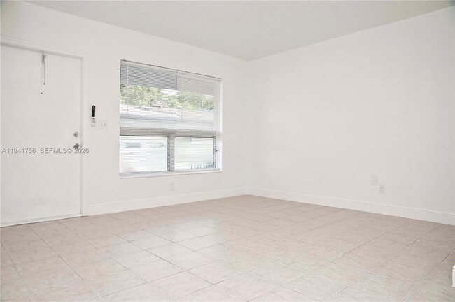 Building Photo - 2206 Fillmore St