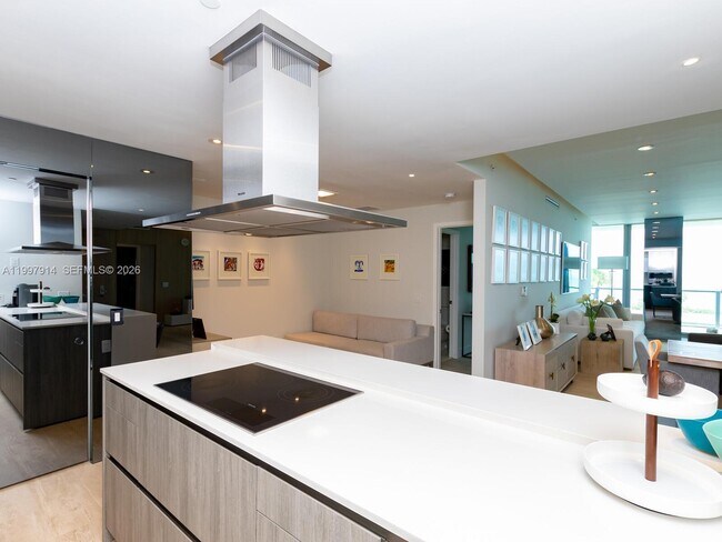 Building Photo - 360 Ocean Dr