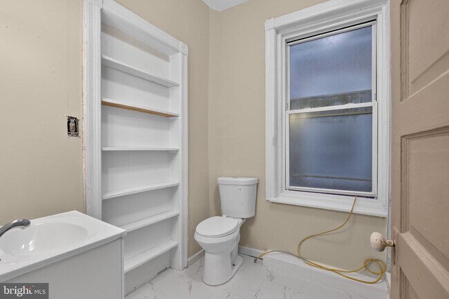 Building Photo - 4947 Catharine St