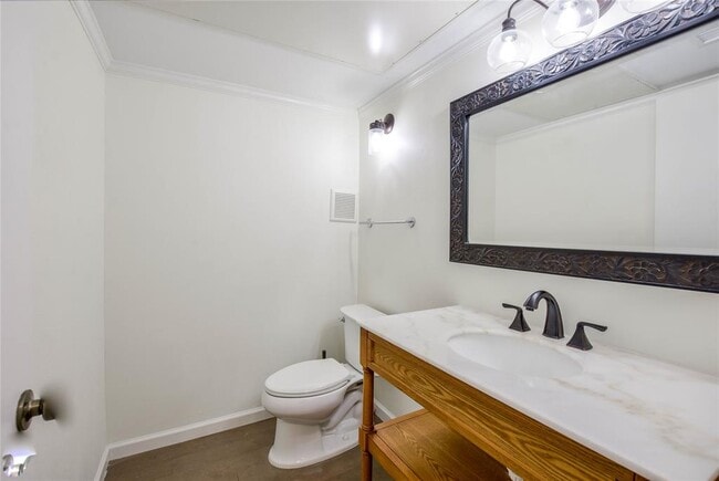 Building Photo - 195 World of Tennis Sq