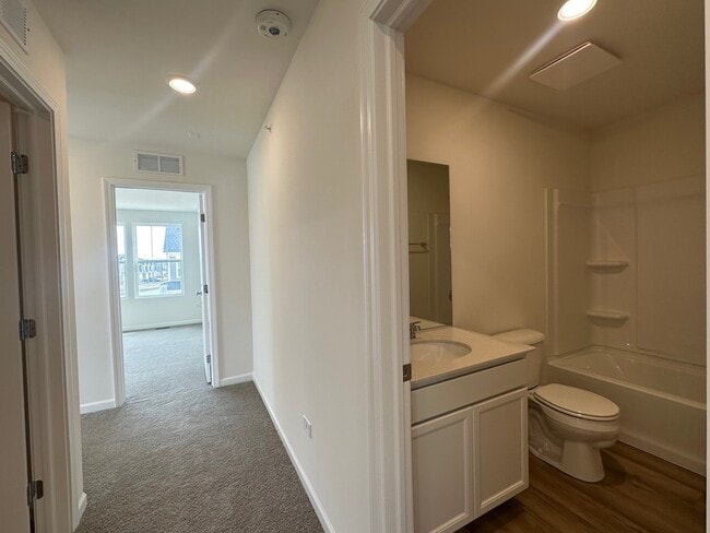 Building Photo - 2320 Horseshoe Cir