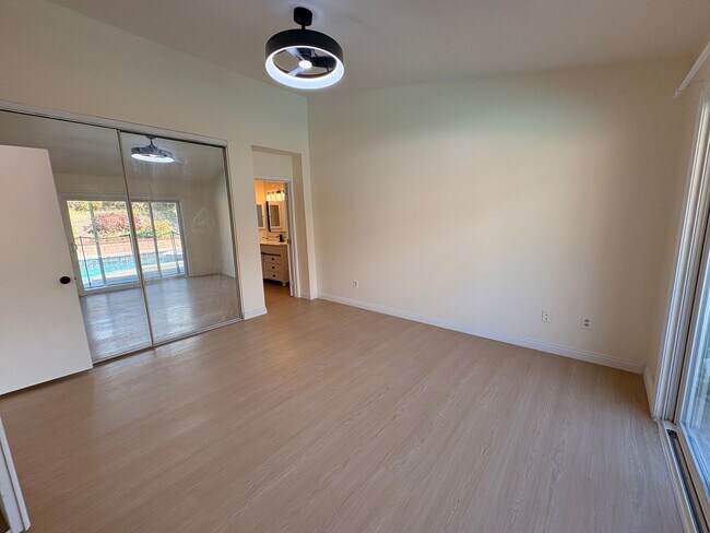 Building Photo - Rancho Cucamonga Gem – Stylish Single-Stor...