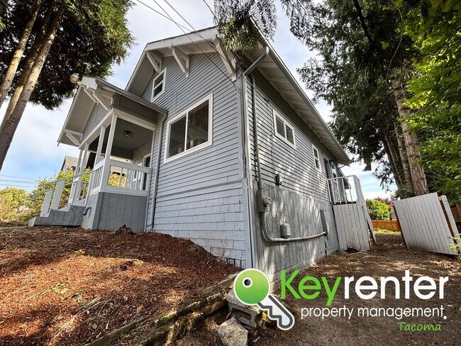 Building Photo - Updated 3-Bedroom Home for Rent in Central...