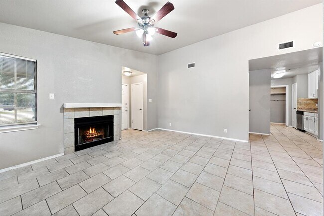 Building Photo - 10 Rawhide Cir