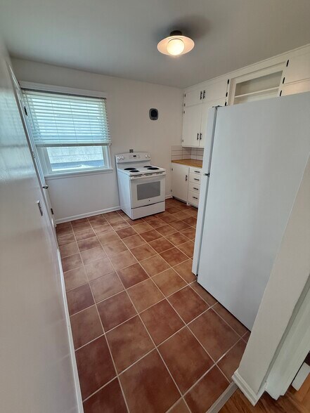 Building Photo - 411 S Coeur Dalene St