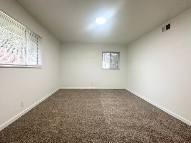 Building Photo - Updated 3 Bedroom 1.5 Bathroom Home in Desirable Arden Park!