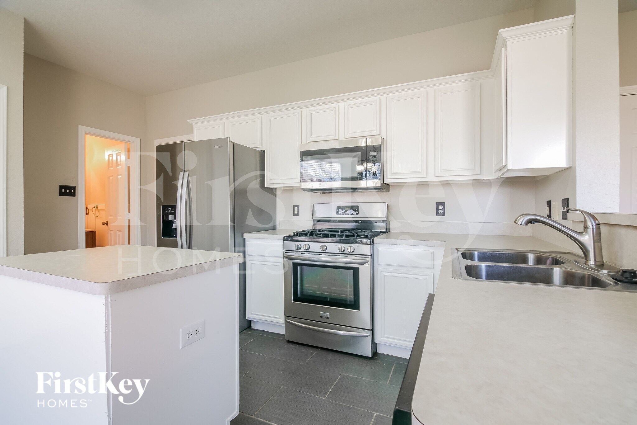Building Photo - 6605 Sandgate Dr