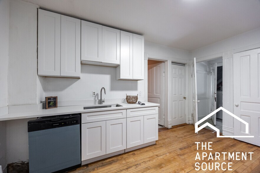 Building Photo - 1626 N Fairfield Ave