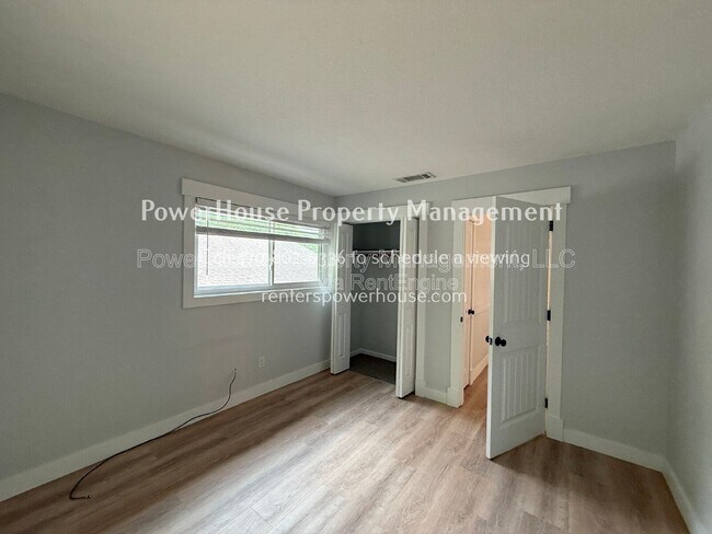 Building Photo - 120 Leeward Ln