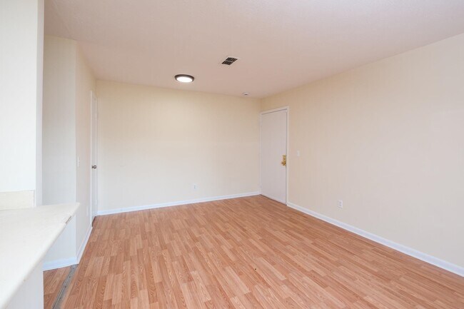 Building Photo - 40 South Ave