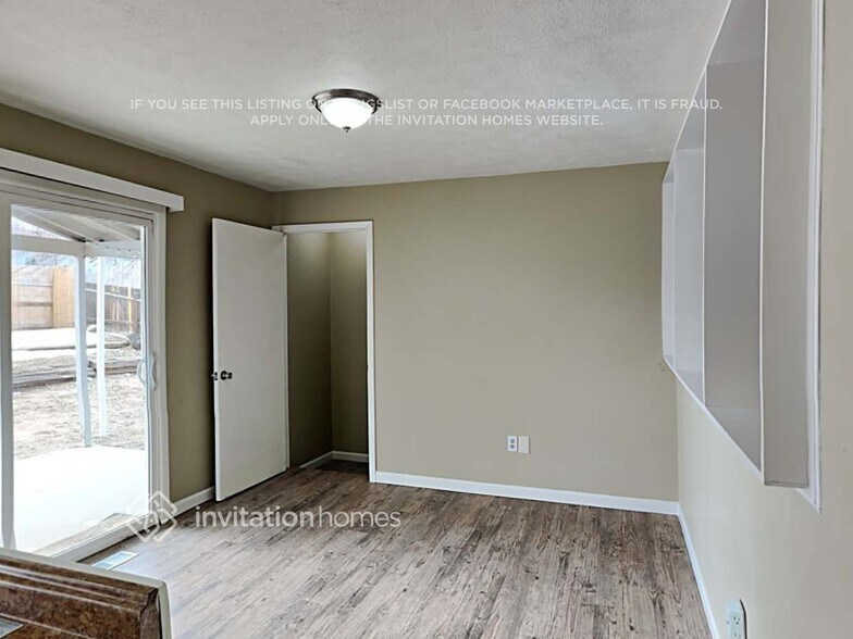 Building Photo - 16372 E Brown Dr