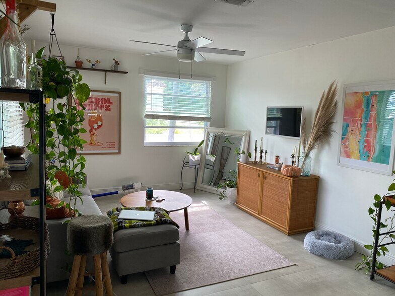 Building Photo - 600 Biscayne Dr