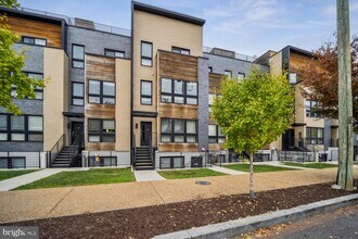 Building Photo - 2724 12th St NE