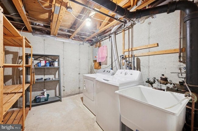 Building Photo - 25 Ruth Rd