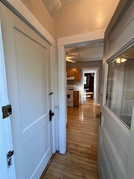 Building Photo - 76 Powder House Blvd