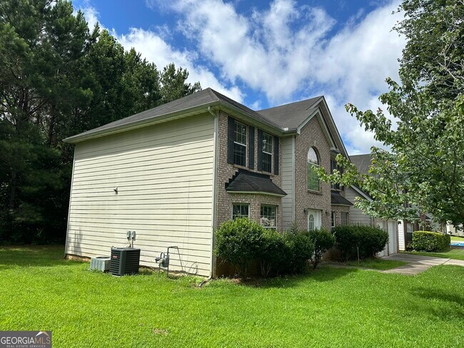 Building Photo - 5622 Platte Dr